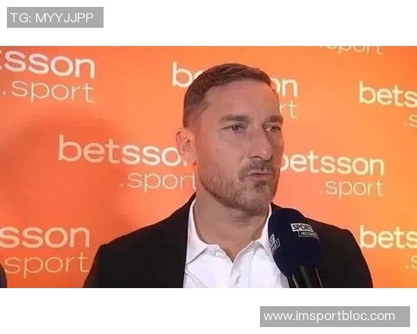 传奇球星重聚维耶里社交媒体分享与大罗巴乔马特拉齐托蒂合影瞬间